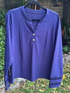 Women's long sleeved blue dress shirt with detailed cuff- size XL
